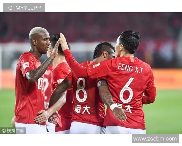 恒大与香港足球队精彩对决重播回顾赛场瞬间与精彩进球分析 恒大与香港足球队精彩对决重播回顾赛场瞬间与精彩进球分析